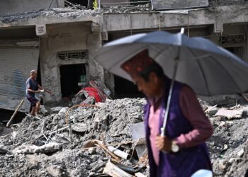 crezuta-moarta-de-familia-care-incepuse-deja-sa-poarte-doliu,-o-femeie-din-nepal-a-fost-salvata-in-mod-miraculos-la-zece-zile-de-la-inundatii-–-hotnews.ro