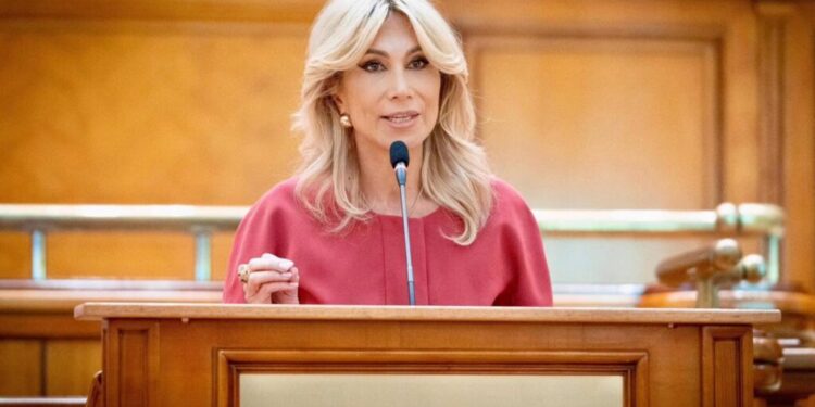 raluca-turcan-cere-masuri-pentru-copii:-telefoane-interzise-si-jocuri-de-noroc-de-la-21-de-ani
