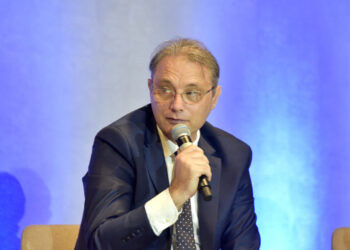 portretul-posibilului-premier-luca-niculescu:-24-de-ani-in-presa,-sase-ani-ambasador-la-paris-si-misiunea-ocde-cine-este-posibilului-premier-luca-niculescu