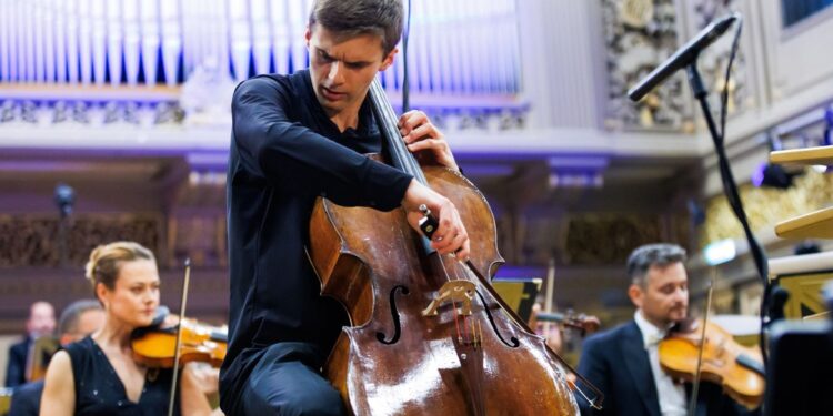 samuel-niederhauser-din-elvetia-a-castigat-sectiunea-violoncel-aconcursului-international-george-enescu-2026-–-hotnews.ro