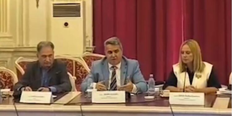 un-senator-aur,-suparat-ca-parlamentul-este-decredibilizat-si-ca-a-devenit-presul-de-sters-pe-jos-al-tuturor-institutiilor-statului