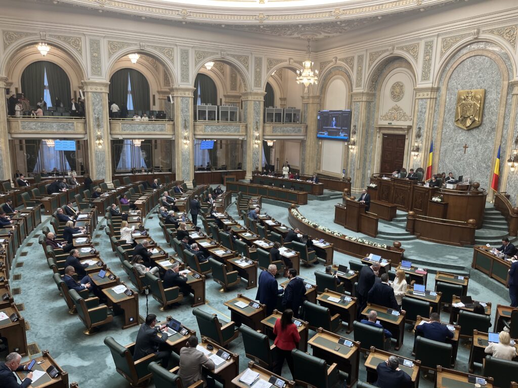 examenul-suplimentar-de-admitere-in-liceu-a-fost-eliminat-de-catre-senat-legea-merge-la-promulgare-–-hotnews.ro