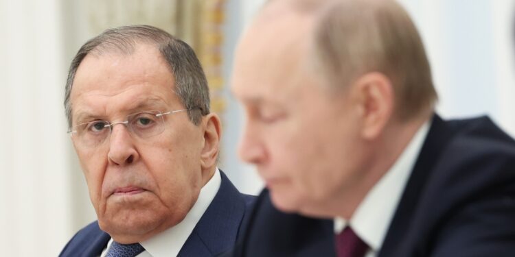 rusia-spune-ca-e-deschisa-negocierilor-de-pace,-dar-nu-vede-necesara-incetarea-focului-lupte-si-diplomatie-in-paralel-si-simultan-–-hotnews.ro