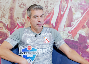 nuno-campos-s-a-tinut-de-promisiune!-gestul-facut-cu-trofeul-gsp,-dupa-ce-a-fost-desemnat-antrenorul-lunii