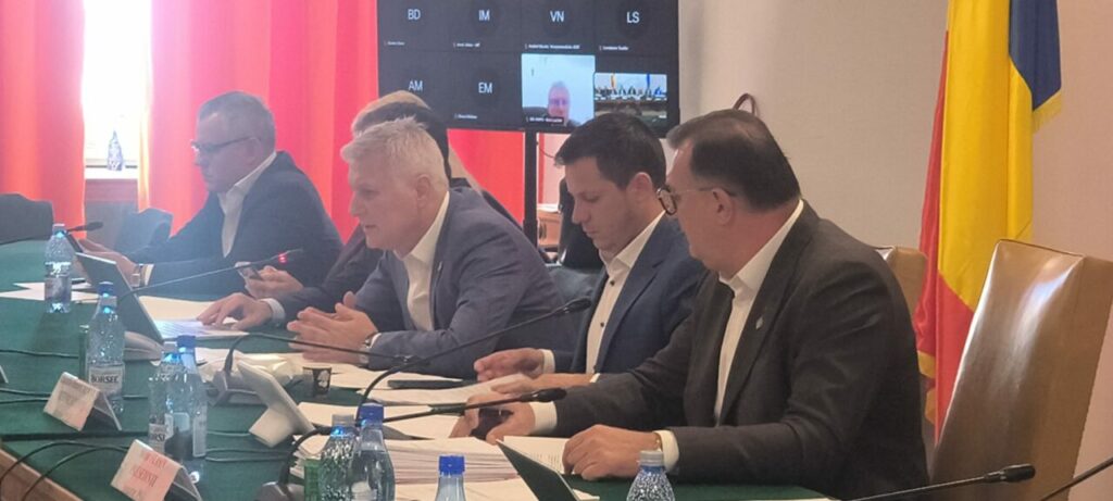 proiectul-care-ii-despagubeste-pe-debitorii-prejudiciati-de-banci-prin-manipularea-robor,-amanat-de-comisia-economica-din-senat