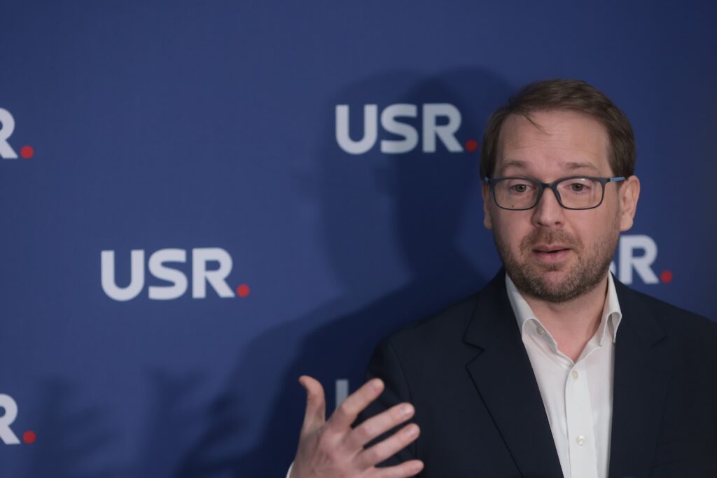 liderul-usr,-intrebat-despre-varianta-luca-niculescu:-nu-poate-sa-existe-nici-premier-independent,-nici-premier-apolitic-/-despre-anticipate-–-hotnews.ro