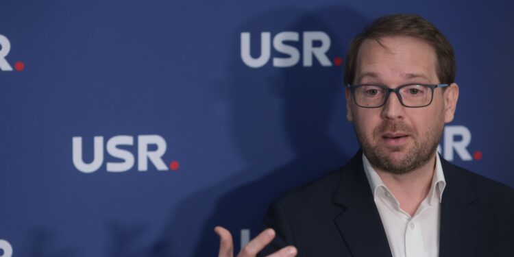 liderul-usr,-intrebat-despre-varianta-luca-niculescu:-nu-poate-sa-existe-nici-premier-independent,-nici-premier-apolitic-/-despre-anticipate-–-hotnews.ro