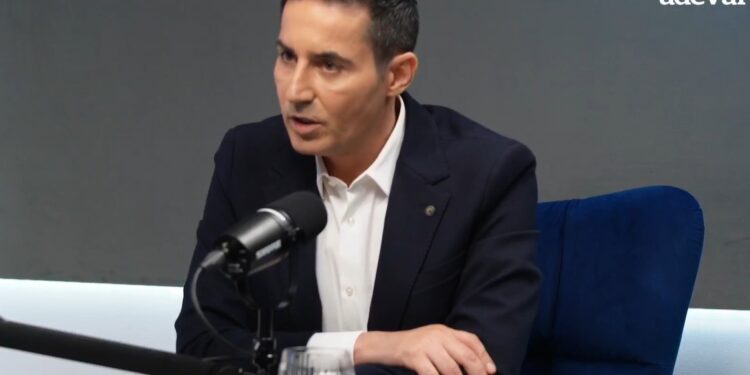 claudiu-manda-il-acuza-pe-ilie-bolojan-ca-l-a-mintit-pe-nicusor-dan,-dar-si-pe-ceilalti-lideri-de-partide-„ca-sa-ramana-paznic-la-camara”