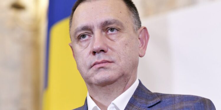 un-fost-ministru-al-apararii-dezminte-fake-news-ul-despre-militarii-romani-care-ar-fi-trimisi-in-ucraina:-nu-mai-speriati-romanii-inutil