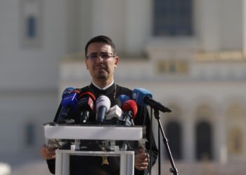 patriarhia-spune-ca-nu-a-fost-consultata-pe-tema-proiectului-aur-privind-ziua-drapelului-si-critica-propunerile-neintemeiate-liturgic-si-canonic-–-hotnews.ro