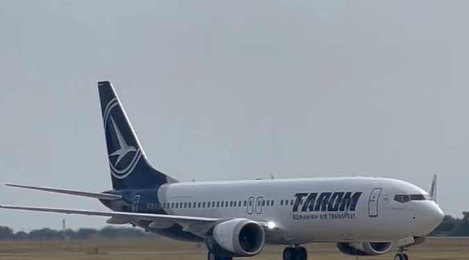 tarom-a-primit-primul-avion-boeing-737-max,-botezat-𝗠ircea-lucescu-pe-ce-rute-va-zbura-–-hotnews.ro