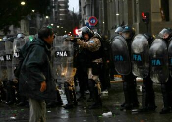 aproape-300-de-persoane-au-fost-arestate-in-chile-in-timpul-protestelor-care-marcheaza-aniversarea-loviturii-de-stat-a-lui-pinochet