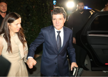 nicusor-dan,-discutii-despre-guvern-si-nominalizarea-unui-nou-premier,-la-nunta-lui-alexandru-nazare