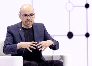 dupa-musk-si-altman,-fondatorul-google-deepmind-il-sustine-pe-dario-amodei,-ceo-ul-anthropic,-pe-fondul-ingrijorarilor-legate-de-ai-–-hotnews.ro