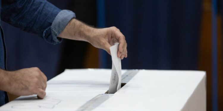 alegerile-in-suedia:-partidele-de-centru-stanga-conduc-la-limita-dupa-numararea-majoritatii-voturilor