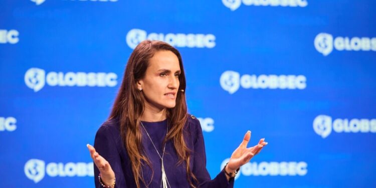oana-toiu:-romania-vrea-un-buget-european-ambitios-si-investitii-mai-mari-in-securitate-si-conectivitate