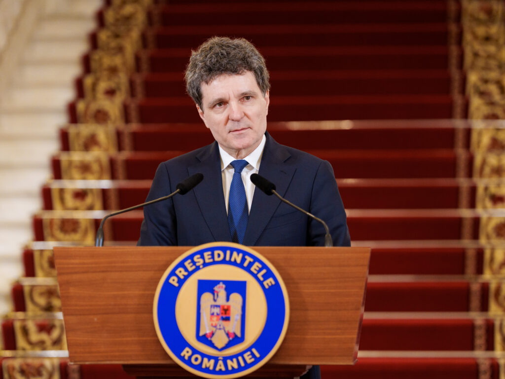 nicusor-dan-a-stabilit-cand-face-consultarile-cu-partidele-si-desemneaza-premierul-–-hotnews.ro