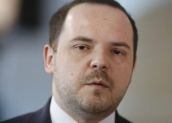 alexandru-rogobete,-avertisment-dur:-o-sa-se-moara-in-spitale-daca-sectiile-de-urgenta-raman-fara-materiale