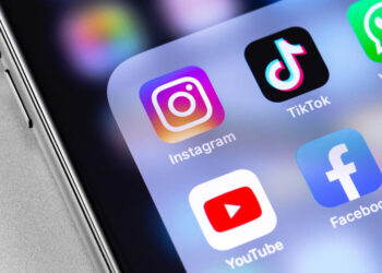 restrictiile-pe-care-le-va-propune-comisia-europeana-pentru-accesul-copiilor-la-retele-sociale-si-chatboturile-ai-–-hotnews.ro