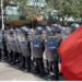 au-venit-scutierii-in-piata-victoriei,-ca-pe-vremuri,-la-mineriade.-tensiunea-dintre-jandarmi-si-ciobani-este-tot-mai-mare