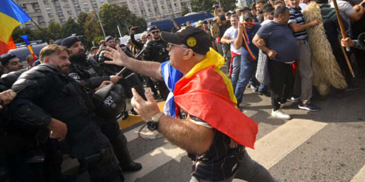 sorin-grindeanu-ii-cere-premierului-sa-intervina-pentru-detensionarea-protestelor:-bolojan,-iesi-de-dupa-perdelele-de-la-guvern