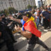 sorin-grindeanu-ii-cere-premierului-sa-intervina-pentru-detensionarea-protestelor:-bolojan,-iesi-de-dupa-perdelele-de-la-guvern