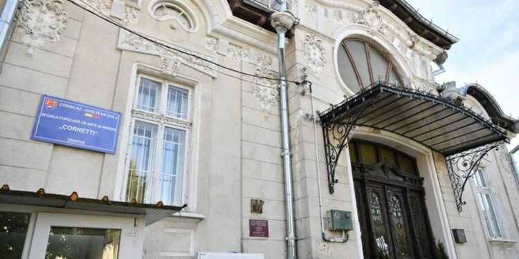 picturi-vechi-de-aproximativ-100-de-ani,-descoperite-in-timpul-renovarii-scolii-populare-de-arte-cornetti-din-craiova-–-gazeta-de-sud