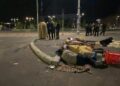 imaginile-disperarii-dupa-protestul-cu-violente-din-piata-victoriei,-oierii-s-au-culcat-pe-trotuare-in-fata-guvernului.-au-adormit-cu-capul-pe-borduri,-cu-gandul-la-noua-zi-de-proteste-care-ii-asteapta