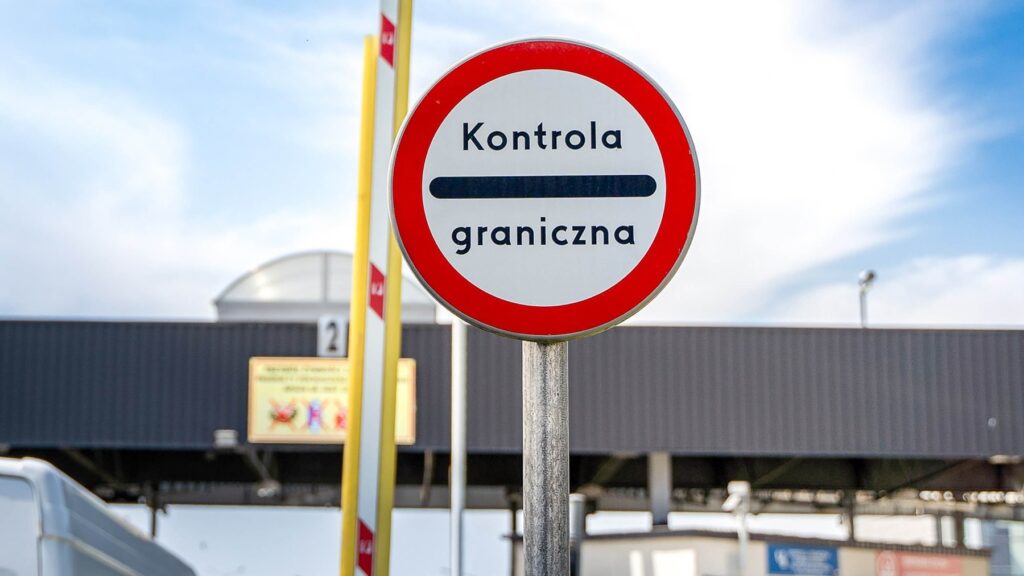 polonia-a-trimis-soldati-la-granita-cu-ucraina:-rusia-ameninta-securitatea-intregii-europe
