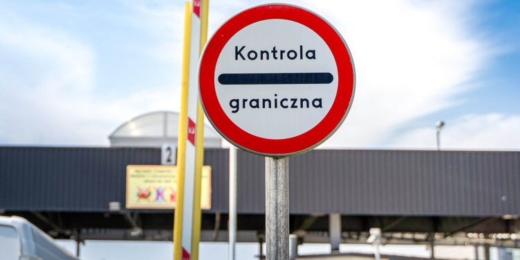 polonia-a-trimis-soldati-la-granita-cu-ucraina:-rusia-ameninta-securitatea-intregii-europe