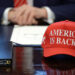 trump-retrage-venezuela-de-pe-lista-tarilor-implicate-in-traficul-de-droguri-–-hotnews.ro