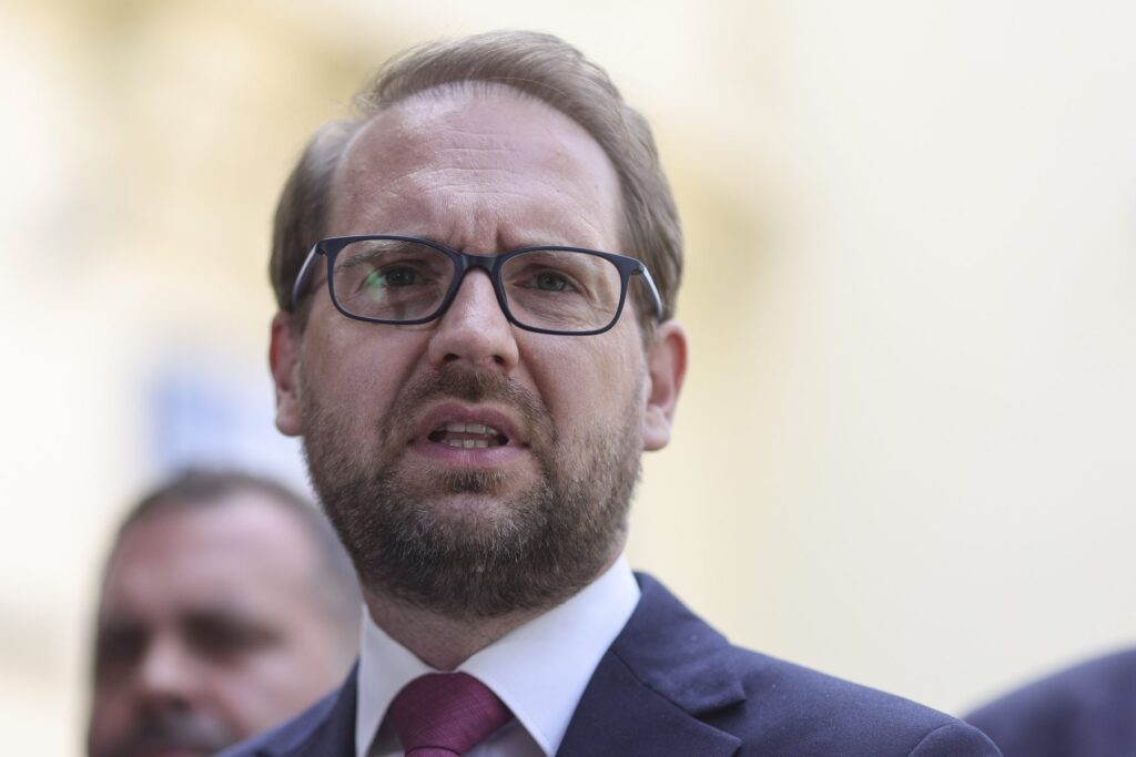 fritz-despre-acuzatiile-ca-el-i-a-zis-lui-nicusor-dan-romania-e-problema-ta,-cu-partidul-e-problema-mea-–-hotnews.ro