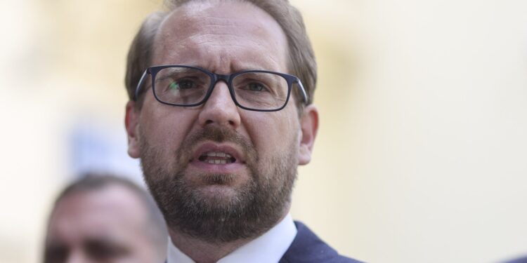 fritz-despre-acuzatiile-ca-el-i-a-zis-lui-nicusor-dan-romania-e-problema-ta,-cu-partidul-e-problema-mea-–-hotnews.ro
