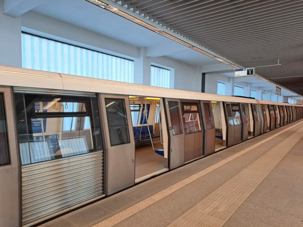 trenurile-bombardier,-interzise-la-statia-arghezi-de-pe-magistrala-2