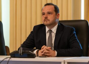 rogobete-propune-o-noua-miza-pentru-economie:-medicamente-produse-in-romania,-studii-clinice-si-investitii-in-diagnostic