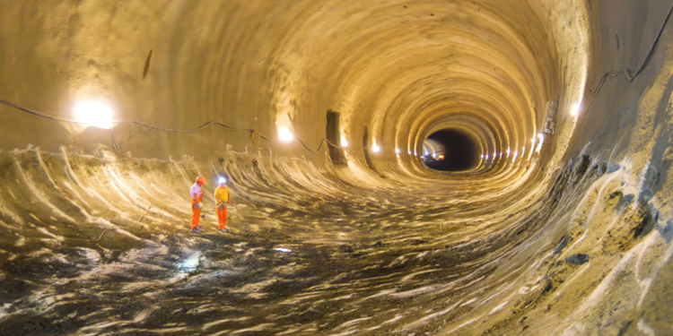 cel-mai-lung-tunel-de-autostrada-in-lucru-din-romania-a-fost-sapat-in-totalitate-cand-va-fi-gata-–-hotnews.ro