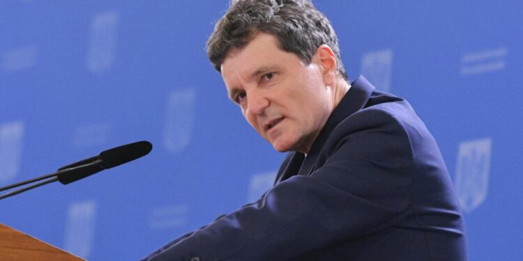 nicusor-dan-explica-de-ce-l-a-ales-pe-muresan:-are-cele-mai-multe-voturi-in-spate.-ce-spune-despre-anticipate