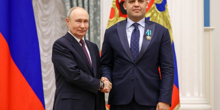 este-perfect-permis-trump-reactioneaza-dupa-ce-un-oligarh-apropiat-de-putin-a-platit-partial-nunta-fiului-sau-–-hotnews.ro