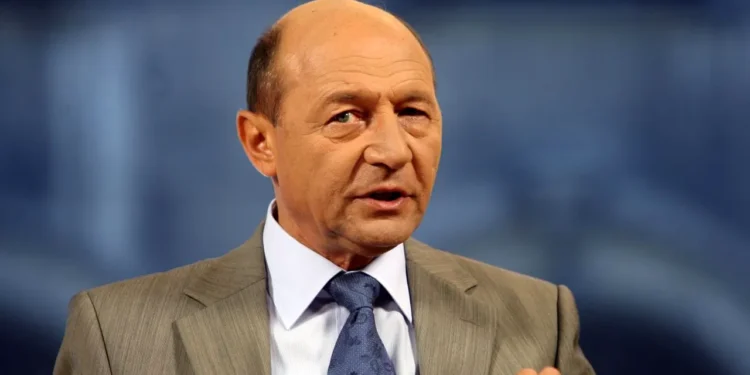 traian-basescu,-raspuns-in-stil-propriu-la-intrebarea-daca-i-ar-reprosa-ceva-lui-basescu-din-2004:-am-fost-perfect!
