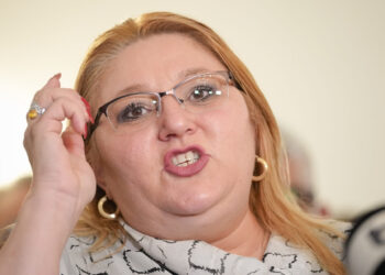sosoaca-acuza,-la-televiziunea-russia-today,-ca-„politicienii-romani-opresc-apa-din-munti”