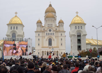 intalnire-importanta-despre-religie-in-romania-cum-ajunge-religia-pe-mana-unora-care-nu-citesc,-dar-sunt-miliardari-si-vor-incolonarea-tuturor-oamenilor-–-hotnews.ro