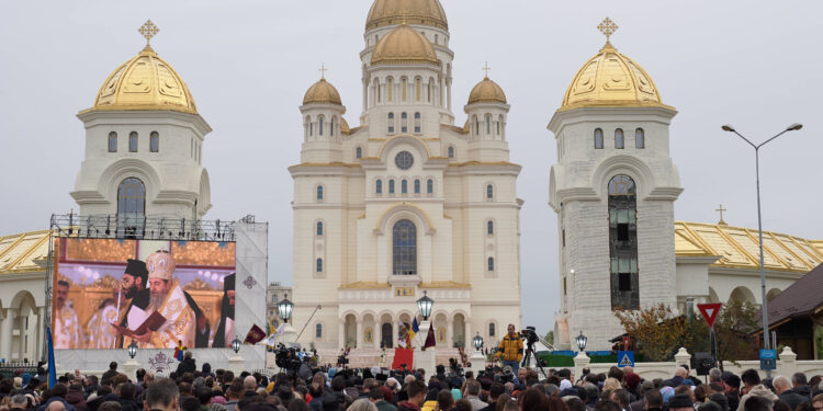 intalnire-importanta-despre-religie-in-romania-cum-ajunge-religia-pe-mana-unora-care-nu-citesc,-dar-sunt-miliardari-si-vor-incolonarea-tuturor-oamenilor-–-hotnews.ro