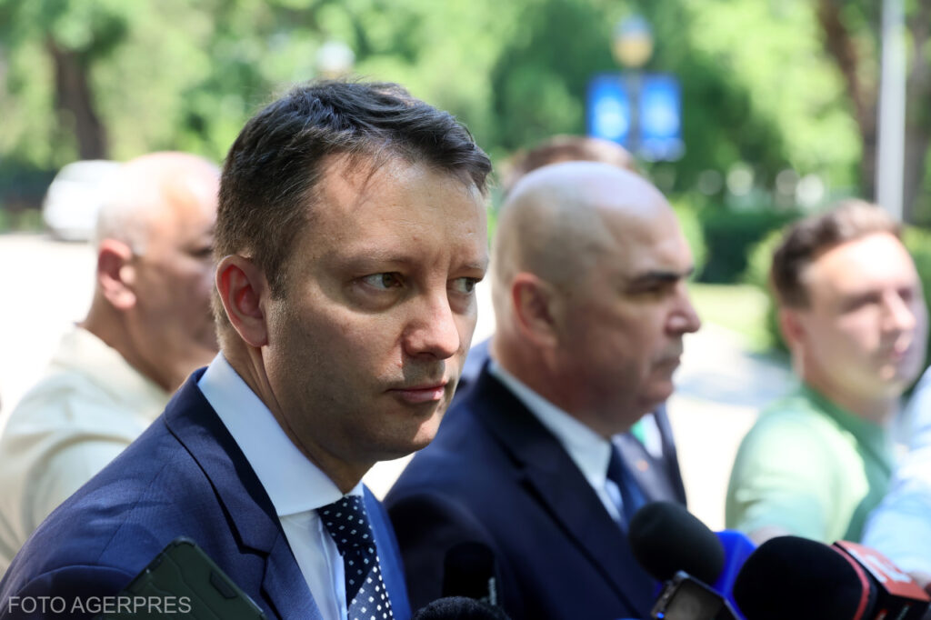 siegfried-muresan,-mesaj-de-duminica-dimineata:-daca-cineva-se-asteapta-ca-eu-sa-sting-lumina,-se-inseala-amarnic-/-ce-spune-despre-bolojan-–-hotnews.ro