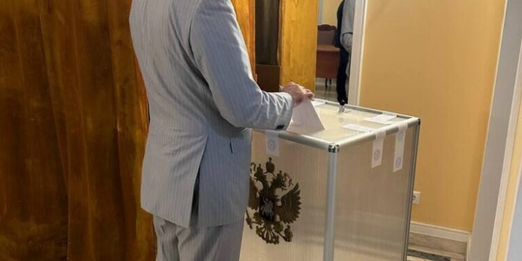 alegeri-in-rusia:-ambasadorul-rus-a-votat-la-bucuresti,-in-ultima-zi-a-scrutinului.-prezenta-a-trecut-de-44%