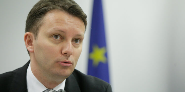 promisiunea-lui-siegfried-muresan-in-interviu-dupa-nominalizare:-mie-nu-mi-ar-fi-teama-sa-publicam-sprijinul-oferit-ucrainei-nu-vad-motive-pentru-care-acest-sprijin-sa-nu-fie-facut-public-–-hotnews.ro