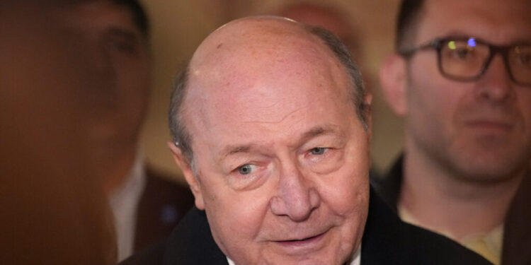basescu-nu-ii-da-mari-sanse-lui-siegfried-muresan:-nu-stiu-daca-va-reusi-sa-faca-un-alt-fel-de-guvern.-ii-dau-sanse-putine