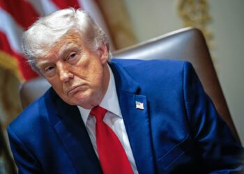 popularitatea-lui-donald-trump,-la-un-minim-istoric-in-sua-–-hotnews.ro