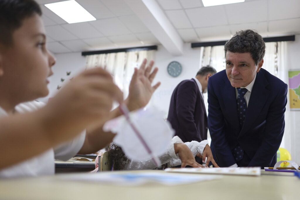 ce-spune-presedintele-nicusor-dan,-intrebat-daca-este-de-acord-cu-interzicerea-retelelor-sociale-pentru-copii-–-hotnews.ro