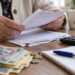 cati-ani-trebuie-sa-lucrezi-cu-carte-de-munca,-pentru-a-ajunge-la-o-pensie-de-4.000-lei,-in-functie-de-salariul-tau