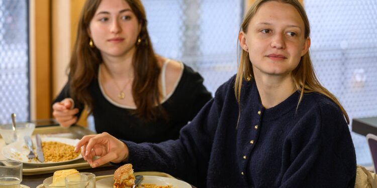 masa-cu-trei-feluri-la-pret-de-un-euro-din-franta,-victima-propriului-succes:-este-oarecum-contraproductiv-–-hotnews.ro